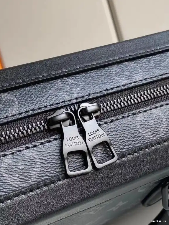 WIS VUITTON LOUIS SOFT TRUNK 0529